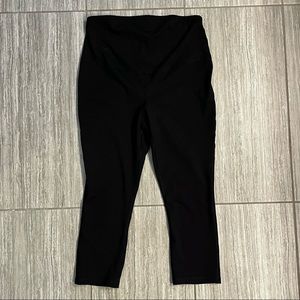 Maternity cropped full panel leggings size M